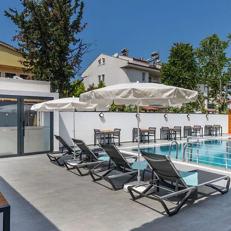 Skykhan Hotell *