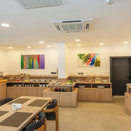 Hotel Skykhan *